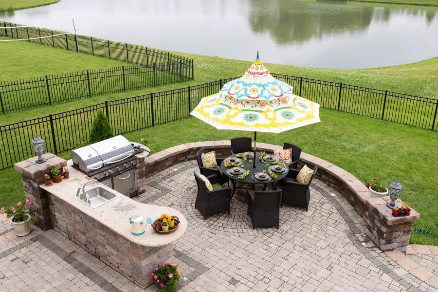 Outdoor Kitchen Ideas and Designs
